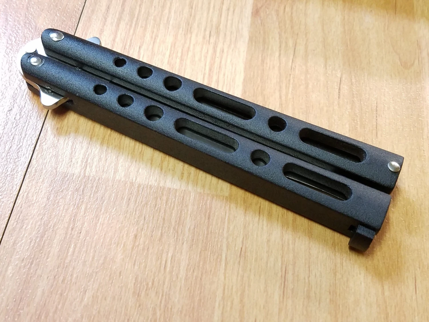 Benchmark 9" Black Stainless Balisong Knife 004 5 Benchmark 9" Black Stainless Balisong Knife 004 - Image 5