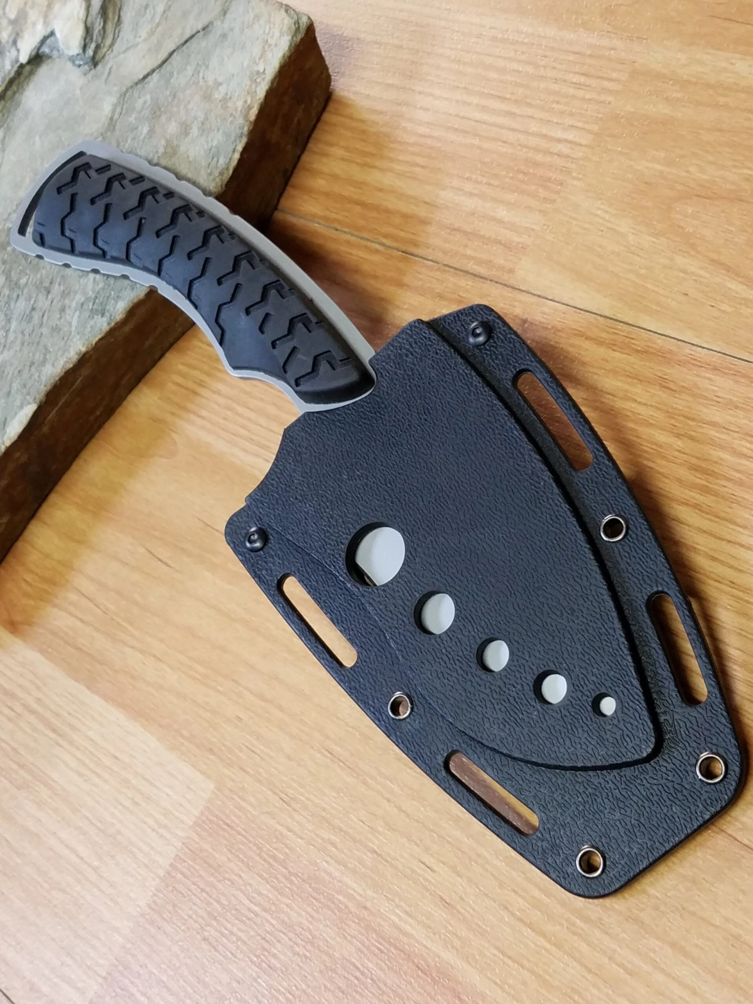 Mantis Master 8.5" Fixed Blade Guthook Full Tang Hunting Knife TA2XL 5 Mantis Master 8.5" Fixed Blade Guthook Full Tang Hunting Knife TA2XL - Image 5