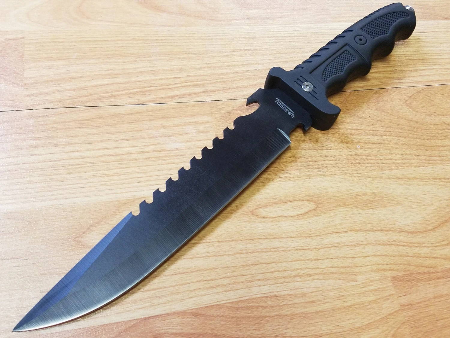 13.5" Bowie Hunting Black Knife With Sawback And Sheath - 4824 2 13.5" Bowie Hunting Black Knife With Sawback And Sheath - 4824 - Image 2
